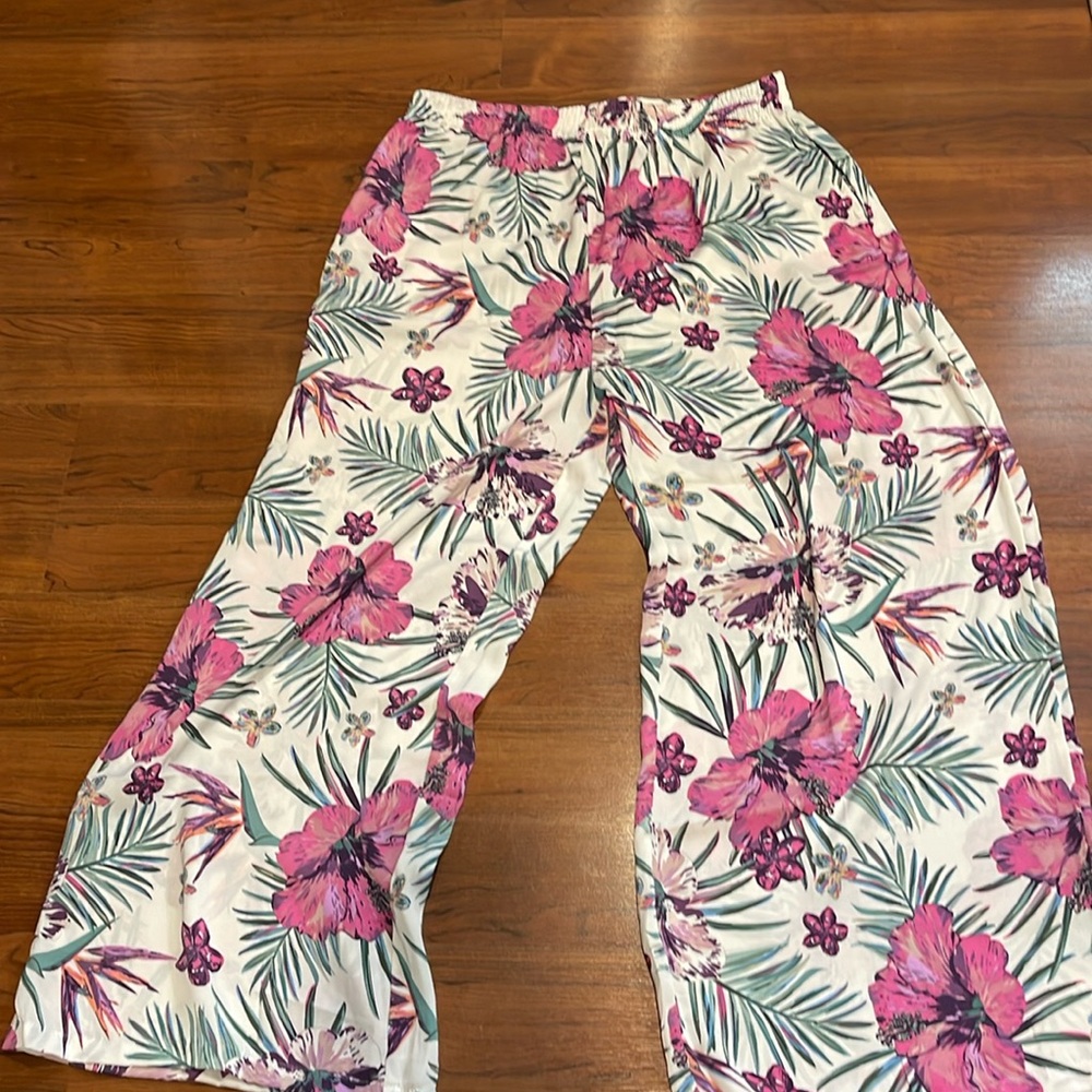 Floral wide leg pants